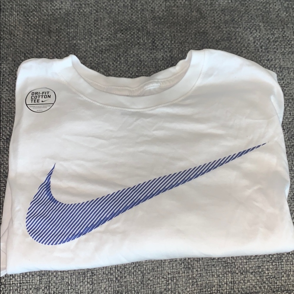 NEW! 🔥 Men’s XL Nike Dri-Fit Cotton Tee